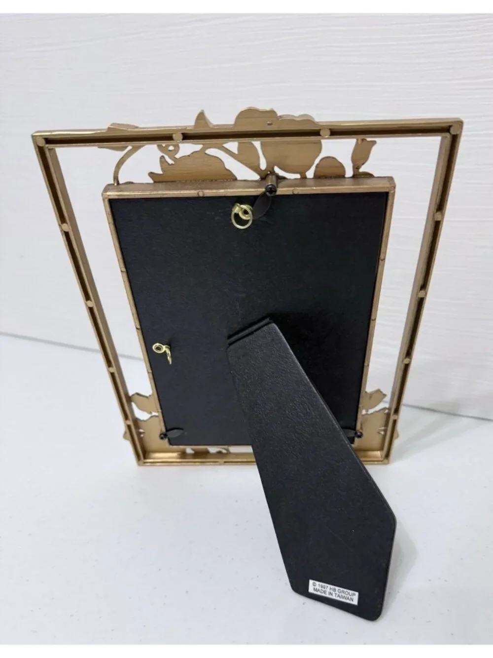 HB Group 1997 Gold Bronze Tone Metal Rose Photo Frame Tabletop Or Wall 5x7 Photo